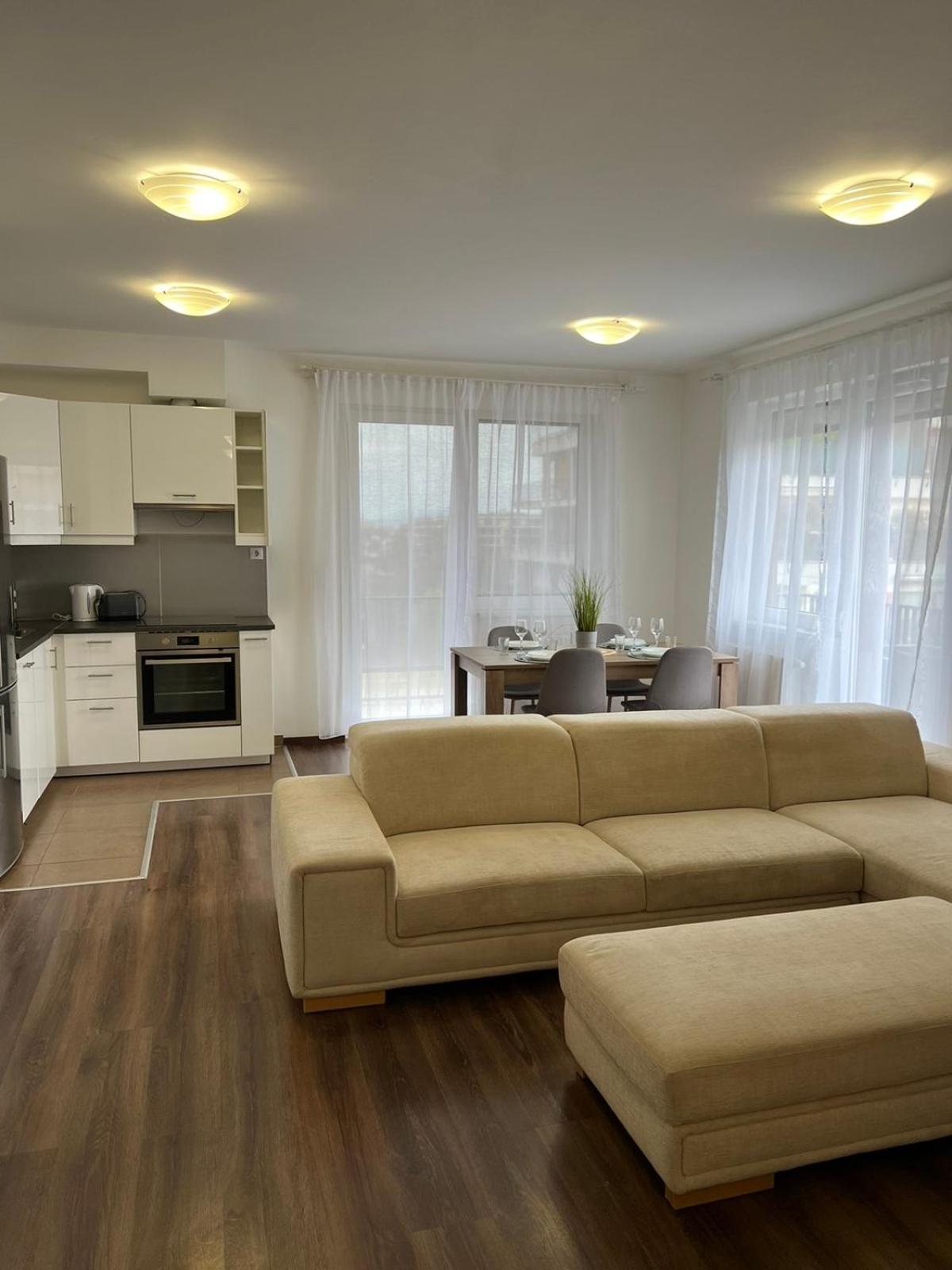 Lux Cordia Apartment With Free Parking Budapest Bagian luar foto