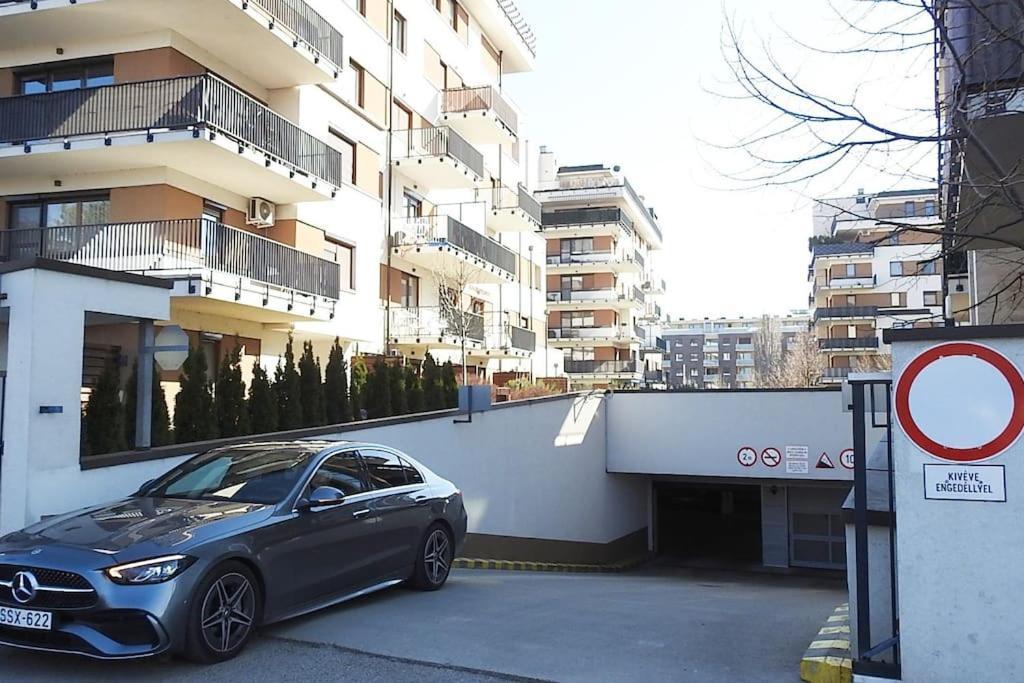 Lux Cordia Apartment With Free Parking Budapest Bagian luar foto