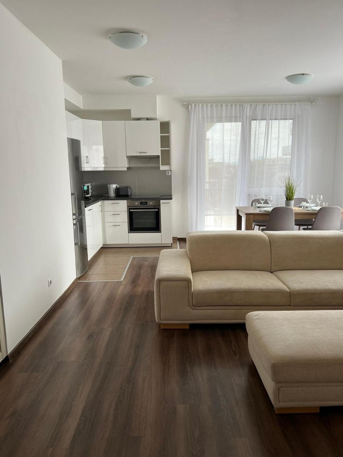 Lux Cordia Apartment With Free Parking Budapest Bagian luar foto