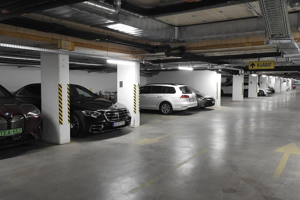Lux Cordia Apartment With Free Parking Budapest Bagian luar foto