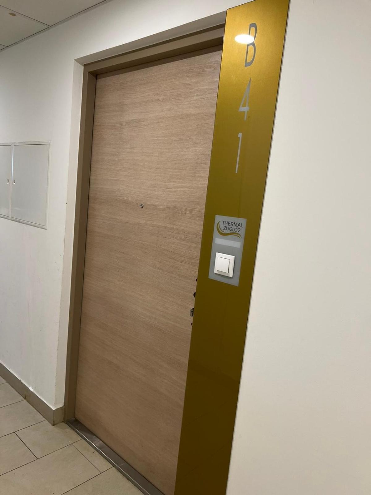 Lux Cordia Apartment With Free Parking Budapest Bagian luar foto